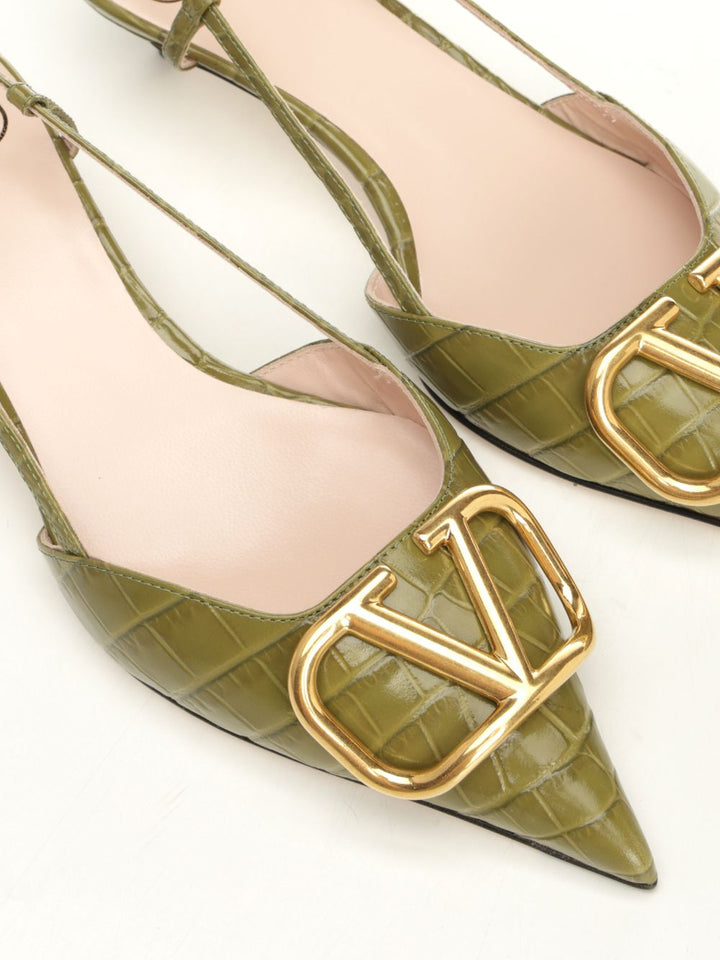 Valentino Garavani Vlogo Signature Slingback In Leather Decollete - Verde | 9cdc91f5c881369e4e7bd8699b88a1f9a5720bfa