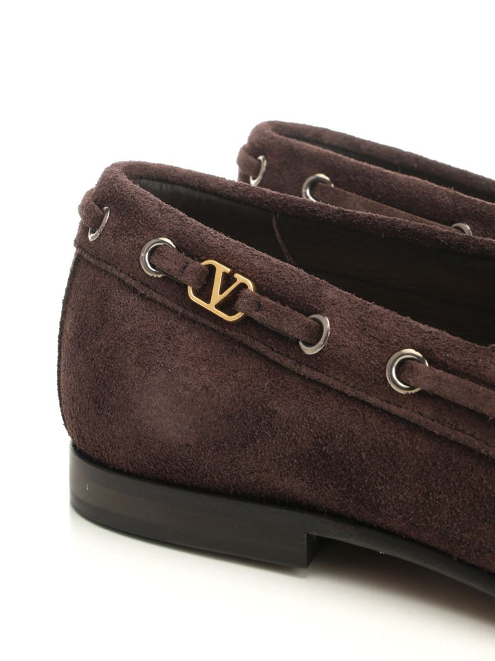 Valentino Garavani Suede Loafers With Logo Scarpe basse - Marrone | 82121acd14c1c0086596aa41a02dbdf72361c348