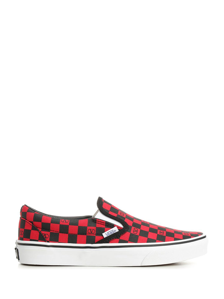 Valentino Garavani Valentino Garavani X Vans Slip-On Sneaker Scarpe basse - Rosso | d05060969b508a58f4ddd900d2b83300245f36c5