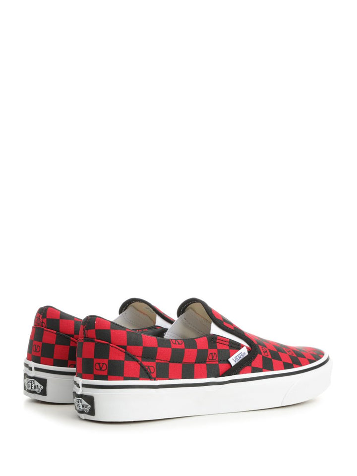 Valentino Garavani Valentino Garavani X Vans Slip-On Sneaker Scarpe basse - Rosso | a90e9581ec2a59ac89c872eaa43359f4f0eb2294