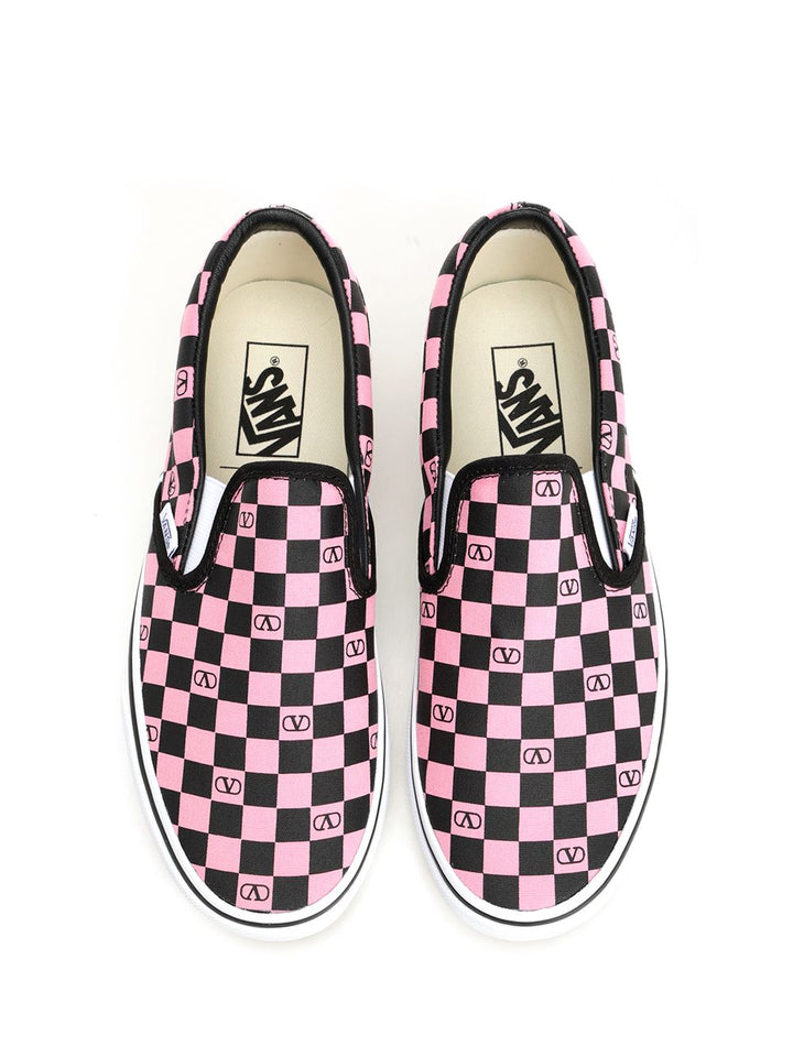 Valentino Garavani Valentino Garavani X Vans Slip-On Sneaker Scarpe basse - Rosso | 16f31312af4b8630f437967fb8e41e385365808b