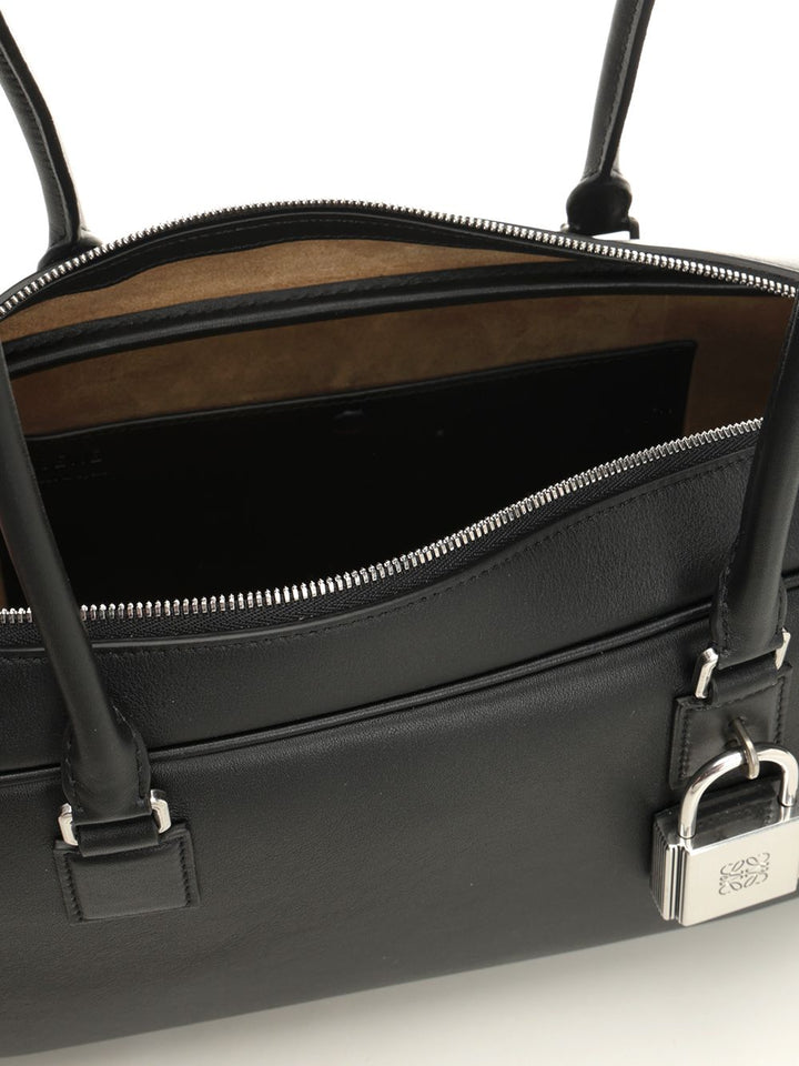Loewe Amazona 31 Cropped Bag Crossbody Bags - Nero | fe5639f93144650b8010799ee8e4b3f7d6930a16