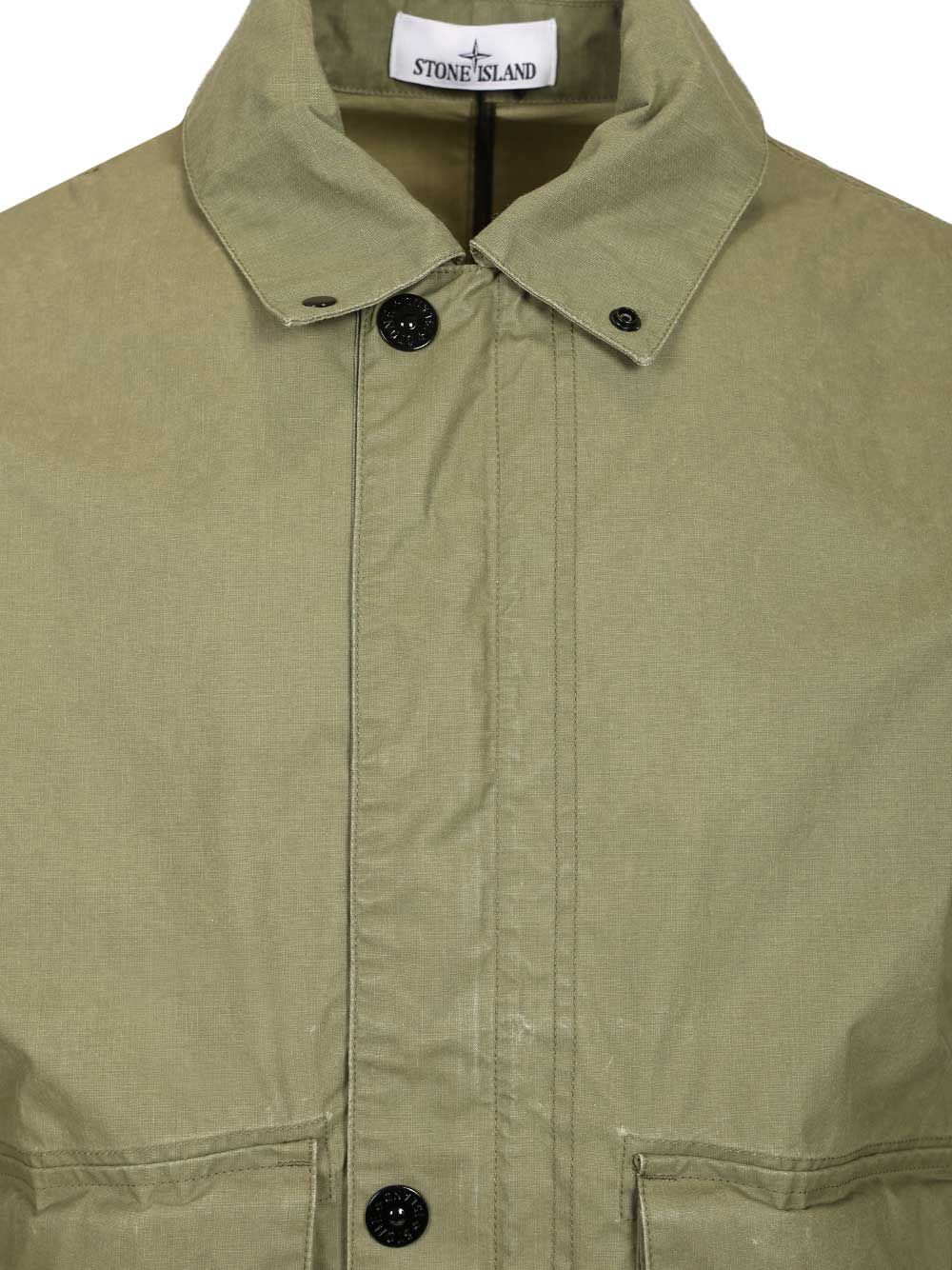 Stone Island Waxed Cotton Coach Jacket Giacche - Verde | 6740ceeef348f04b8a993ec7cb538b17df03a8f1
