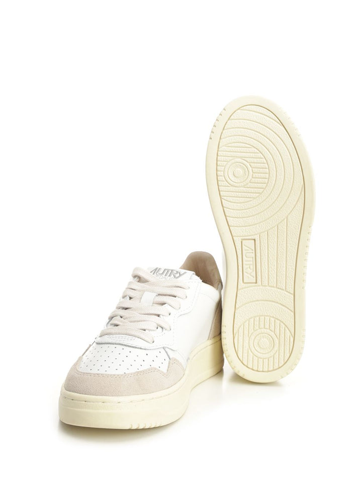 Autry  Medalist Low Sneakers - Oro | e7cdb99bdf12b1d8c7a968c45e45a2abaf50c2e4
