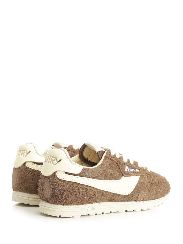 Autry  Windspin Sneaker In Perforated Leather Sneakers - Marrone | 8e939d7e0e1d84a6635f6813d931caf52d5f0caa