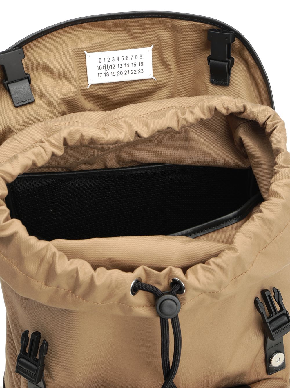 Maison Margiela Medium High-Tech Backpack Zaini e Valigie - Beige | 67090fb6c60fe06f128bf967a6228d2507047d06