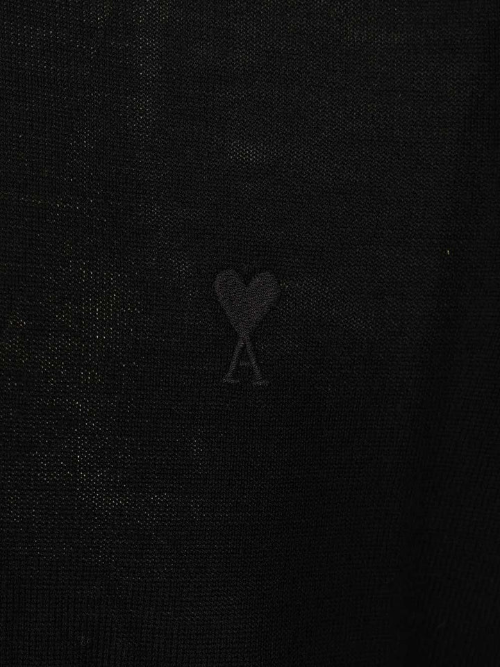 Ami Quota -Crewneck Sweater With Contrasted Ami De Coeur Exrafine Merino Wool Knitwear - Nero | 05826653b90e6a3ac9837820f908c3c45ea6d836