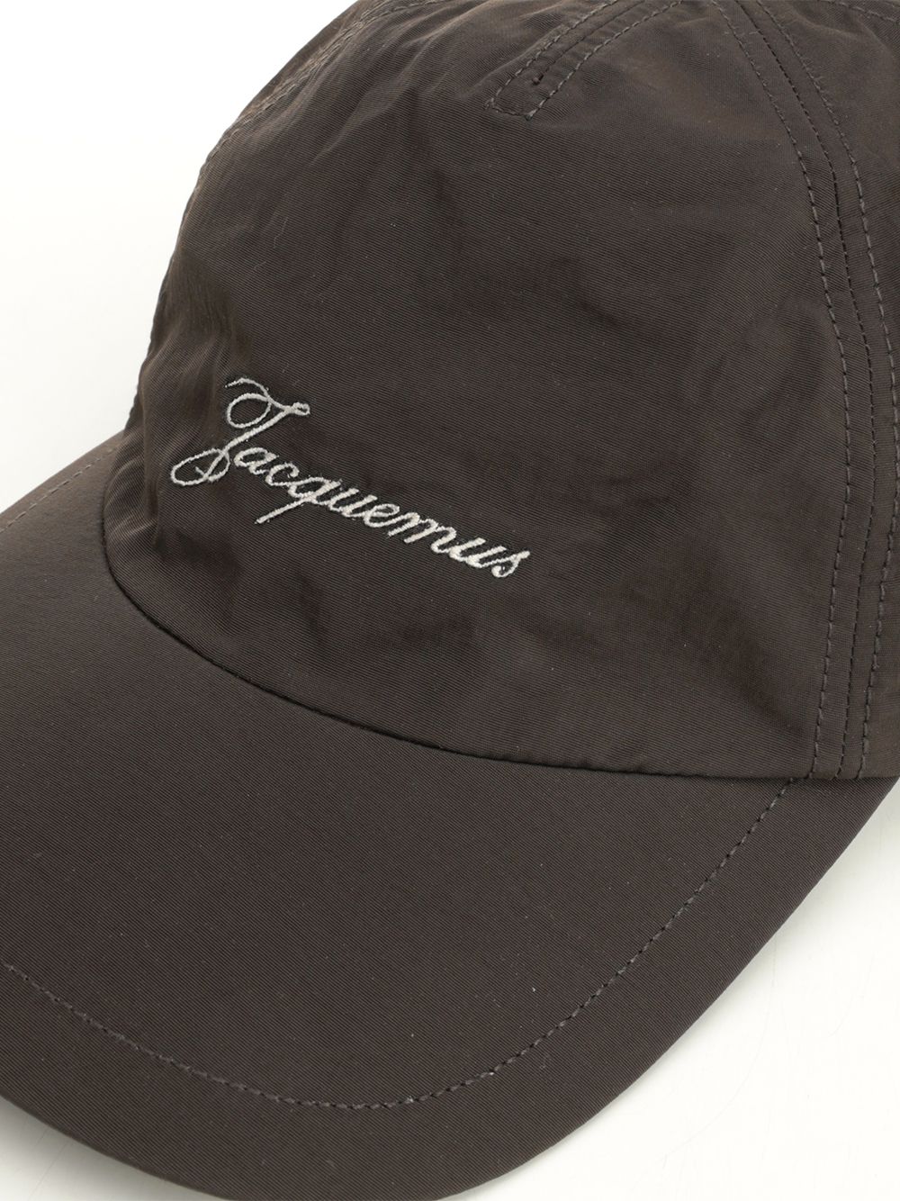Jacquemus Baluchon Baseball Cap Cappelli - Marrone | d949e0cfe8ba12da99e903347800f172df262679