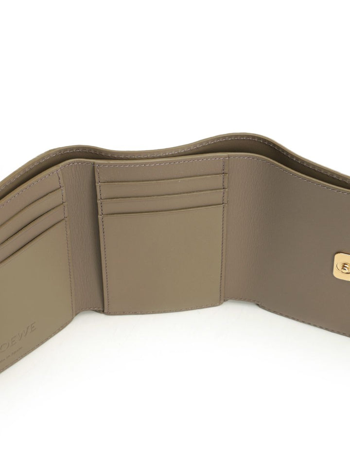 Loewe Small Anagram Vertical Wallet Wallets - Beige | 57be8673d65ad6beb2ea64fbe33ac22add2c972f