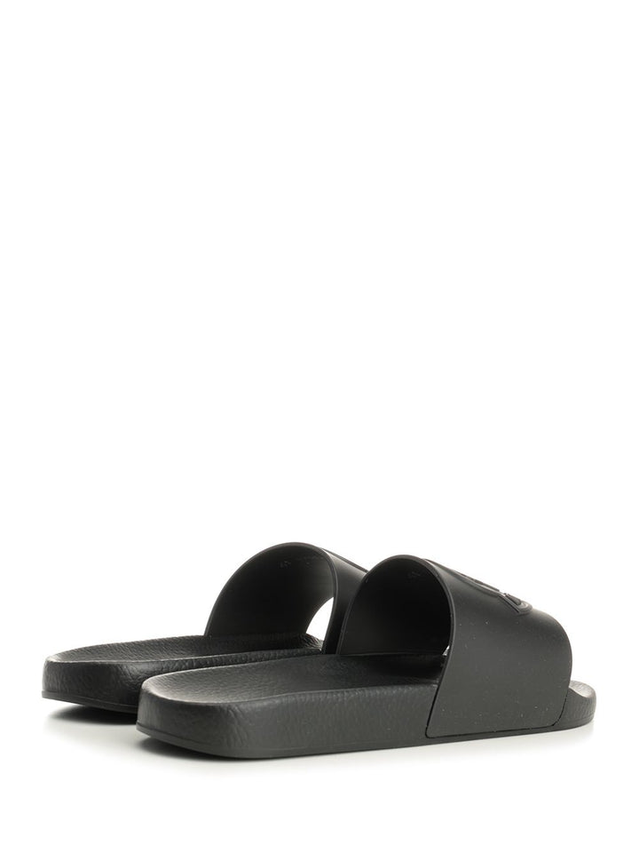 Moncler Basile Slides Shoes Scarpe basse - Nero | 26d07a1622a738f1eda94afc17fbd60366f5d59d