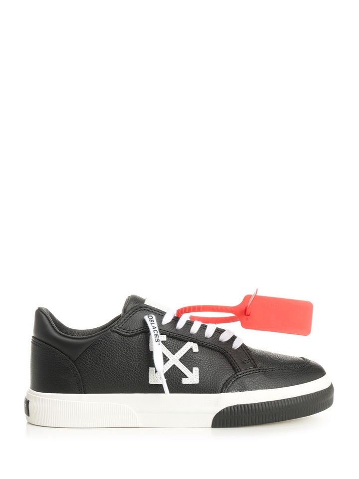 Off-White Vulcanized Low Sneakers - Nero | ffdcc0020cfd7f429ad1b068ce1bf507f2608490
