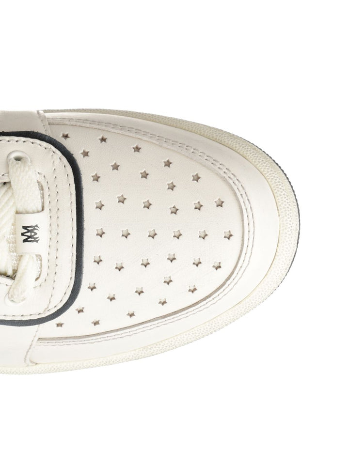 Amiri Newport  In White Leather Sneakers - Bianco | cb4bf3bad2bab6926eb86fffe06dff6b1cbb2aeb
