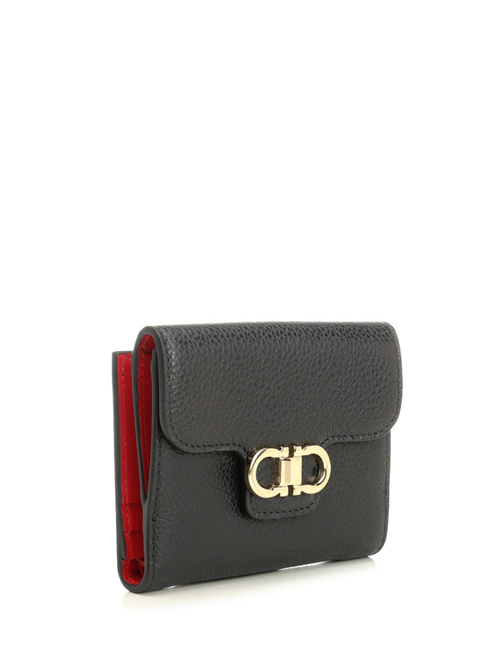 Ferragamo Gancini Compact Wallet Wallets - Nero | 02c0f326be1be69cc363d26a03c4685572ec9229