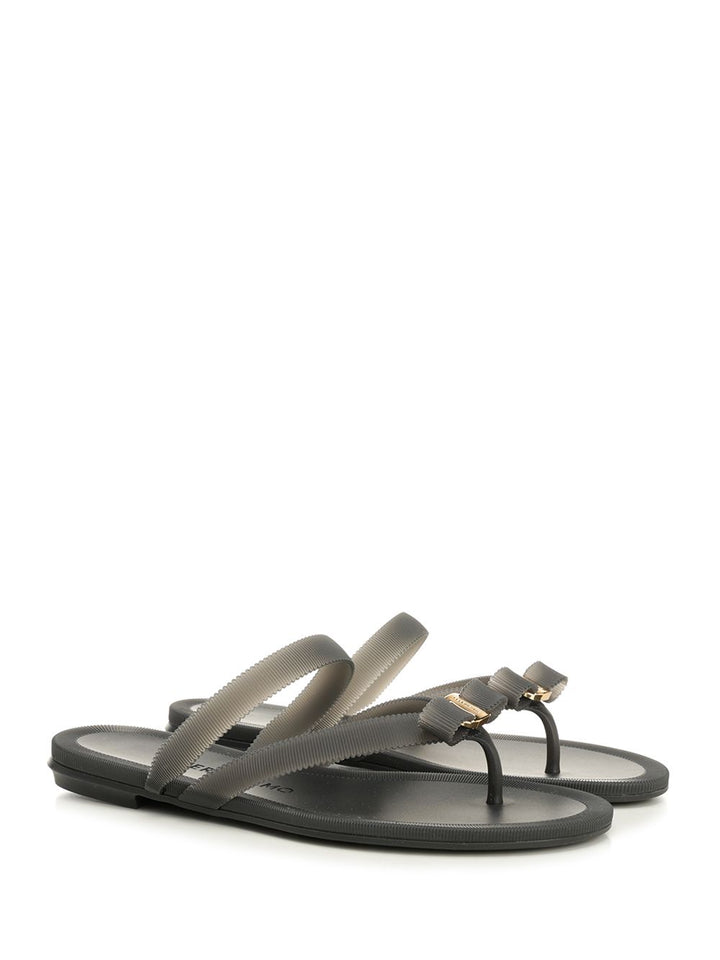 Ferragamo Vara Flip-Flops With Jelly Bow Sandali - Nero | 75a6c80c7b10b8729160f86ac67fd8fff1a0d184