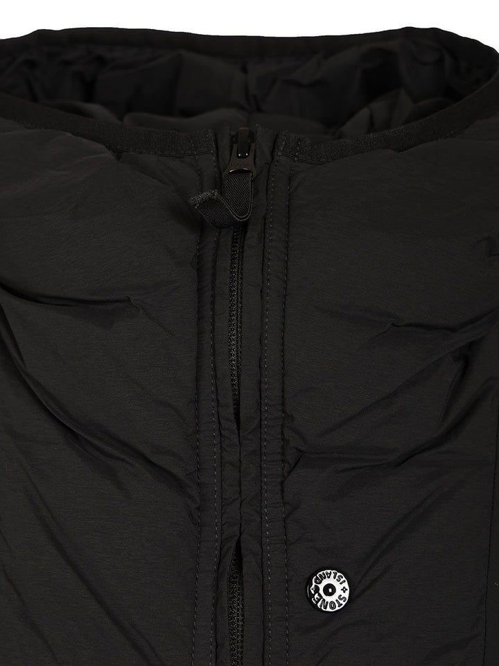 Stone Island Hooded Down Jacket In Stretch Fabric Coats - Nero | 958614bb6a7a750afe86b9e35106f9a92e1c3c45