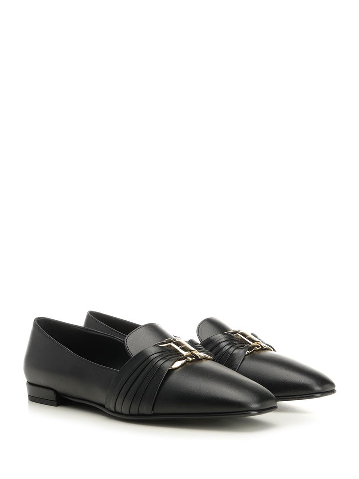 Ferragamo Gancini Ornament Moccasin Scarpe basse - Nero | c95edfb4597f8ed45a441d4cf90e8aa6d69fbb96
