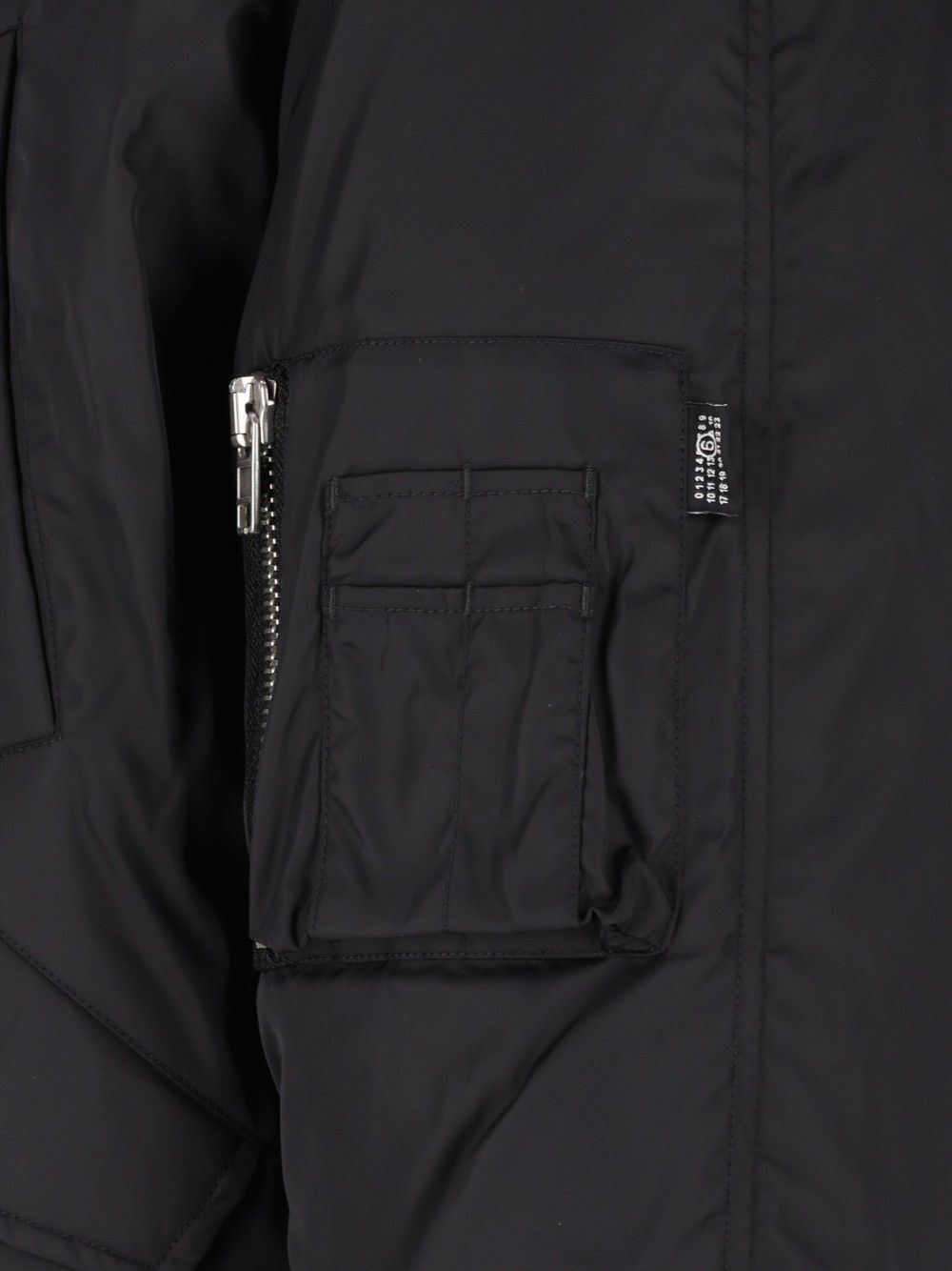 Mm6 Maison Margiela Hooded Bomber Jacket Giacche - Nero | 3ba0679173035bc5d568fc9b94354a9bfb1d66ff