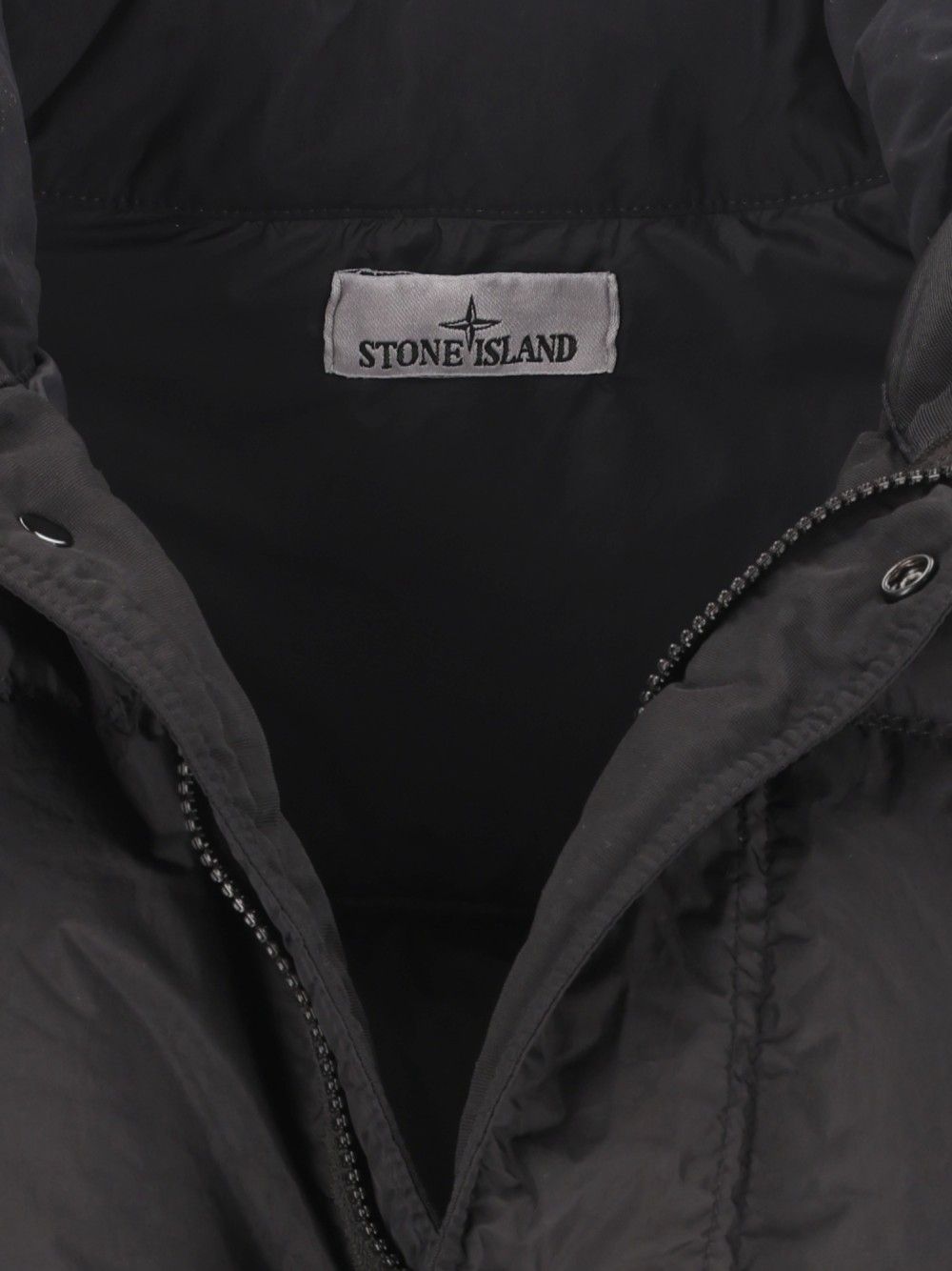 Stone Island Short Down Jacket Giacche - Nero | 134cb0eb85ce17ad2b850173f47ac839432fd888