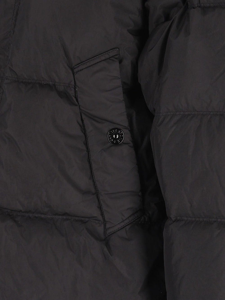Stone Island Short Down Jacket Giacche - Nero | b1c5fee227f3e94fd1fd14599c92e99be9d6a807