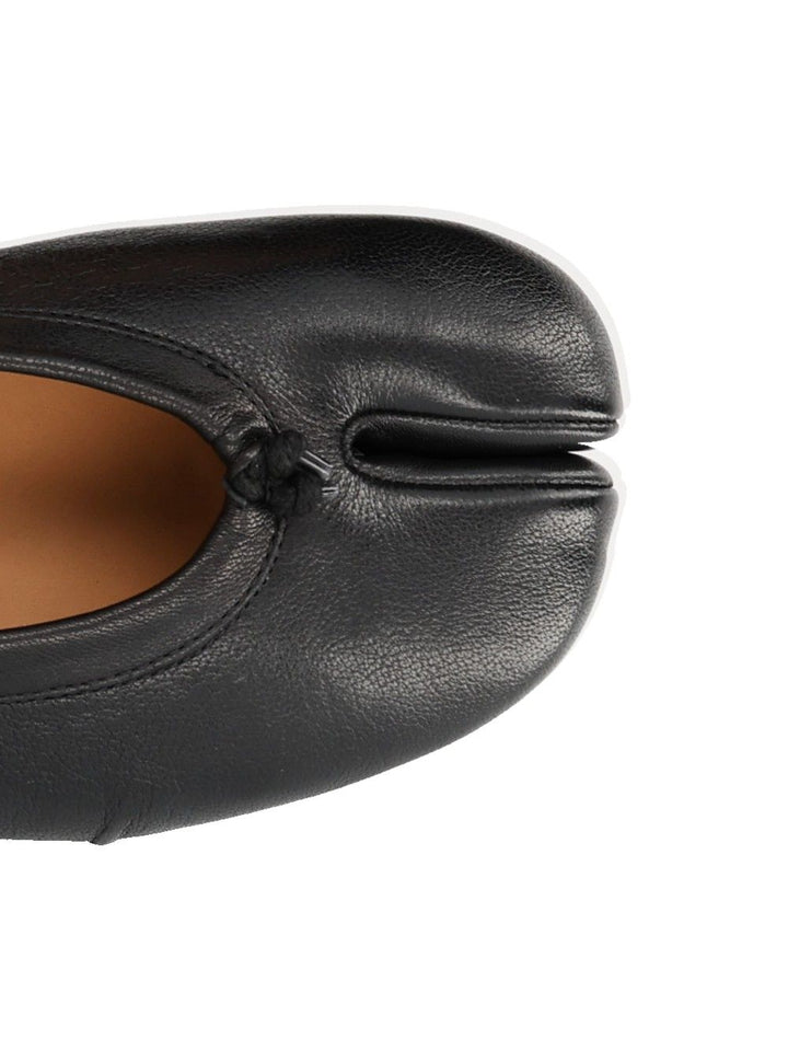 Maison Margiela Tabi Ballet Flats Scarpe basse - Nero | 9d273de034f636e2f4b2177dd199f65443660be7