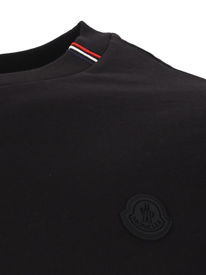 Moncler Short-Sleeved  With Striped Details T-Shirt - Nero | a87144e030b4b68a438ae09dcbc9518fa2d69492