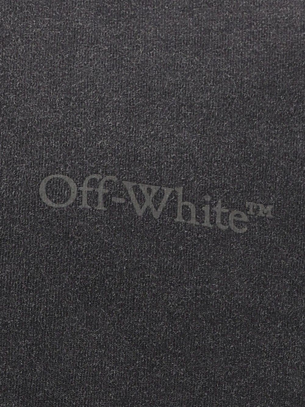 Off-White Rugs Arrow Skate S/S Tee T-Shirt - Nero | 42a17da5309dd942bdee059e3924535f7cb5f31b