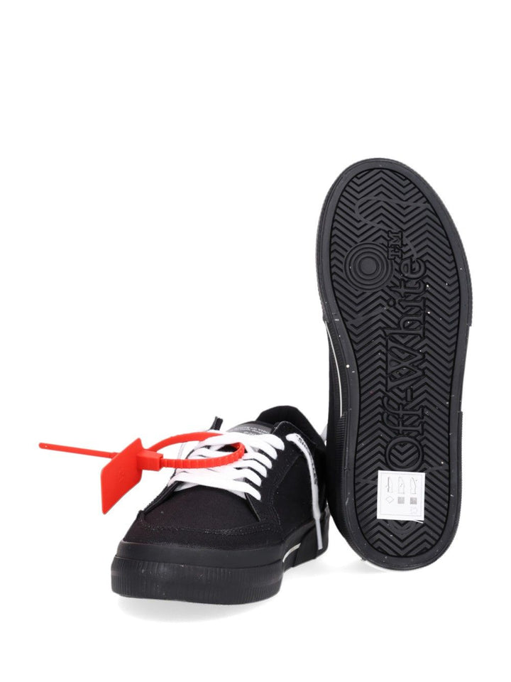 Off-White Vulc Low Sneakers - Nero | b8e49e19f3e6e0f7615d8ce407f91d402d8cb467