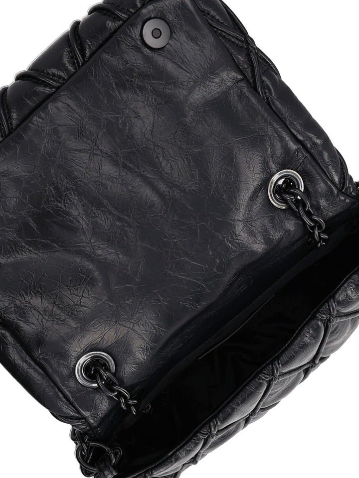 Diesel Charm-D Shoulder Bags - Nero | b8264a05fe51981e7e7d24dcc4f5278ef3b54714