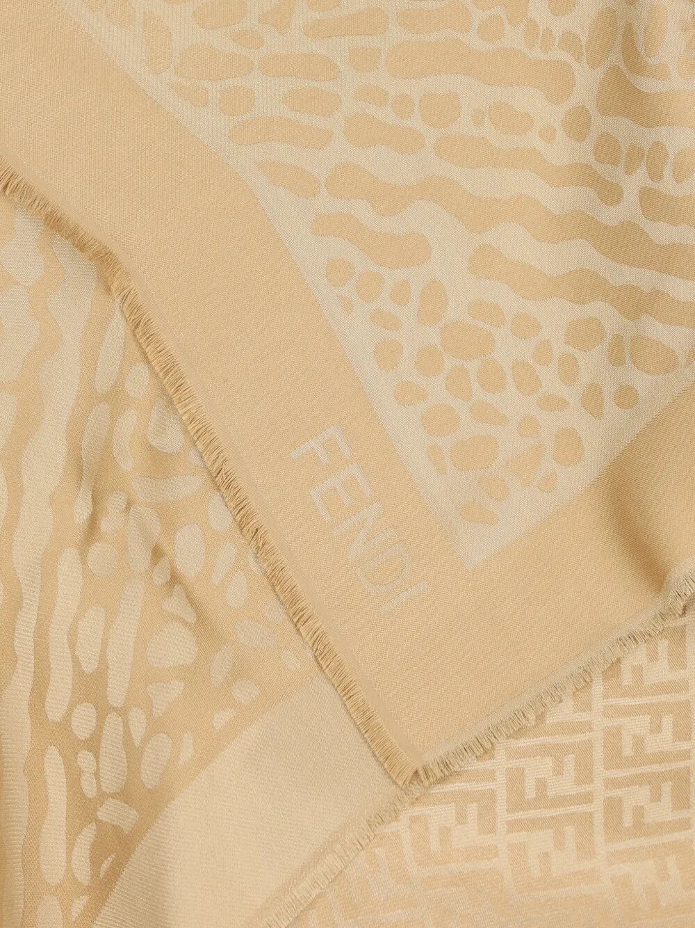 Fendi SCIARPA - Nude & Neutrals | d4c5a0390072c0b83bc60f6068717f584eb5657f