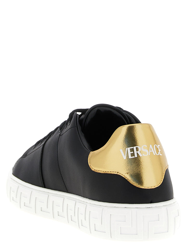 Versace Greca Sneakers - Nero | 03a764204c926a6fb1cf8d15d503b8c6d80e2c54