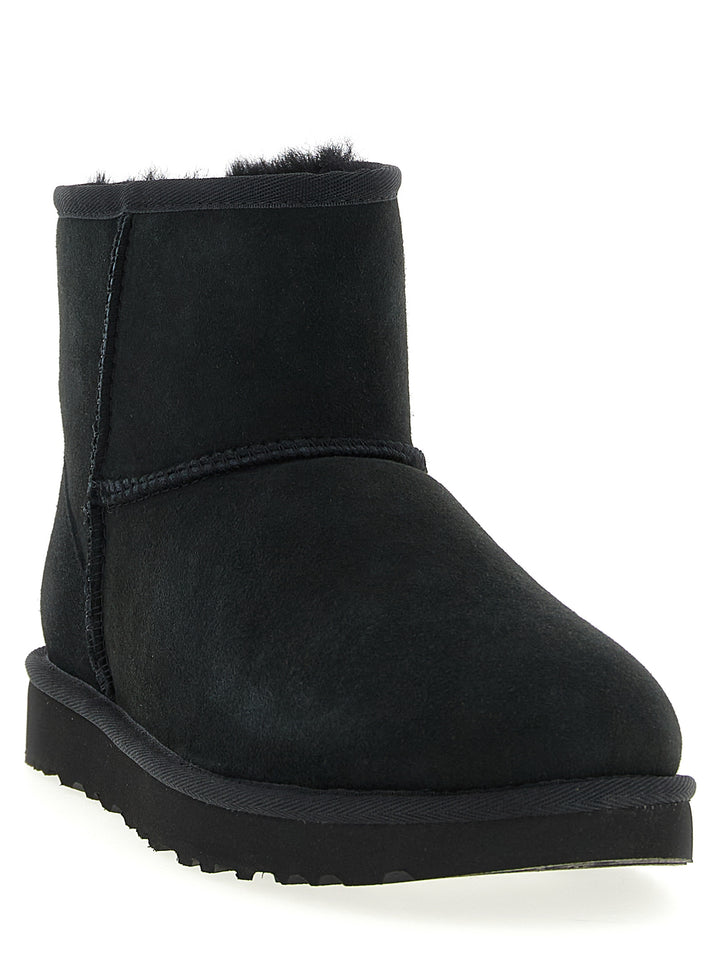 Ugg Classic Mini Ii Stivali e Stivaletti - Nero | e65ff584908c8ff4c1a71aff3d6a1b1c4e875743