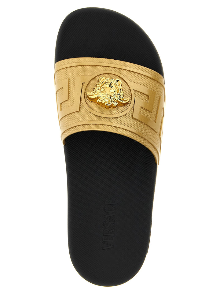 Versace La Medusa Sandali - Oro | 6f3db94072c7ac46cf5125e801c7735846d568b2