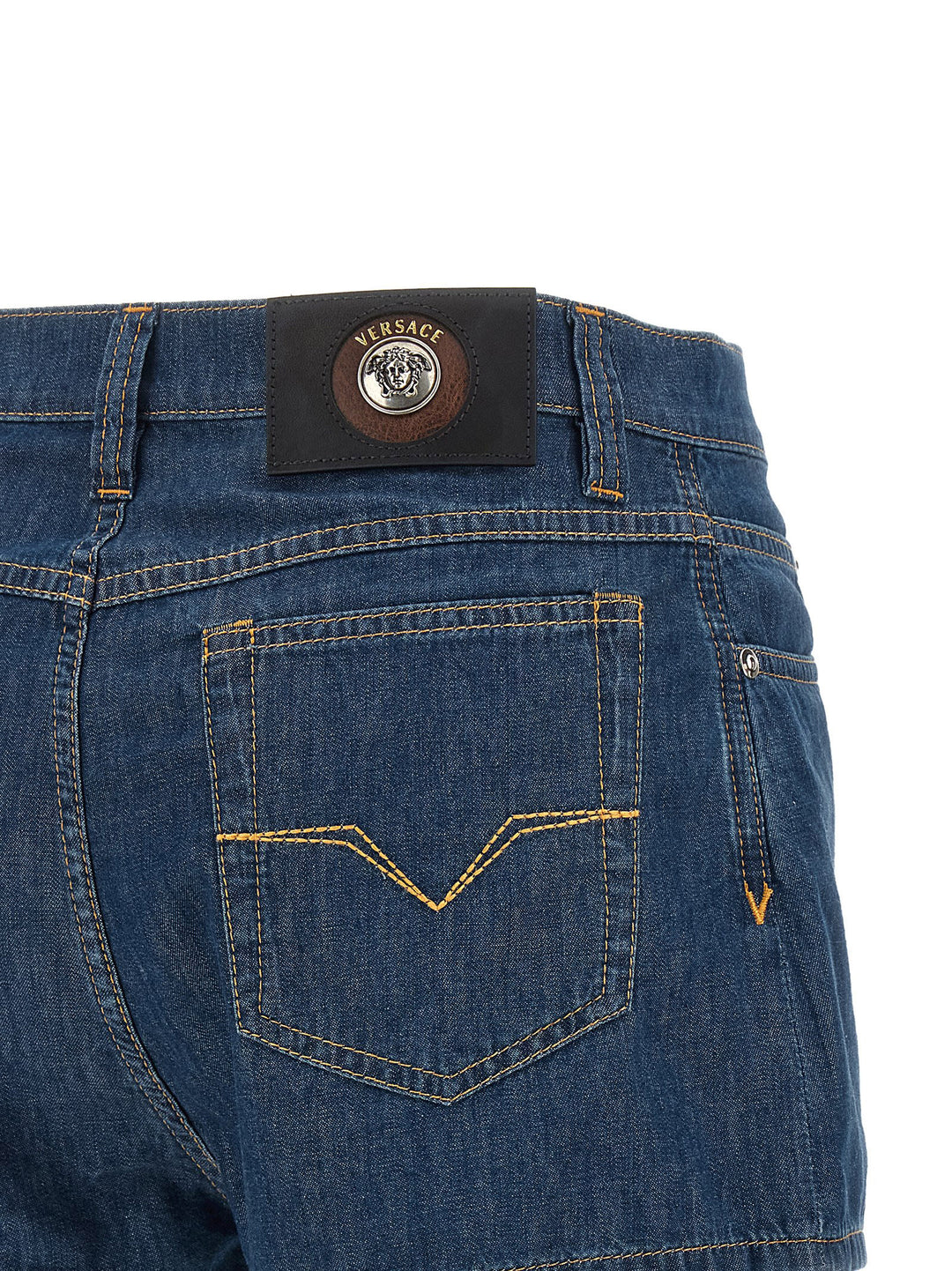 Versace Chambray Denim Shorts Bermuda e Short - Blu | bb60a6711e1eefc3ff08a079866ff2566aac2612