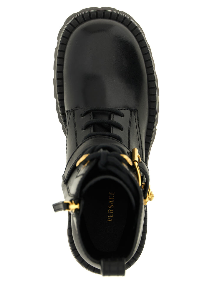 Versace Ankle Boots With Buckle Stivali e Stivaletti - Nero | cda6c736decab463260f92cbf8cfbc4ee93a4759