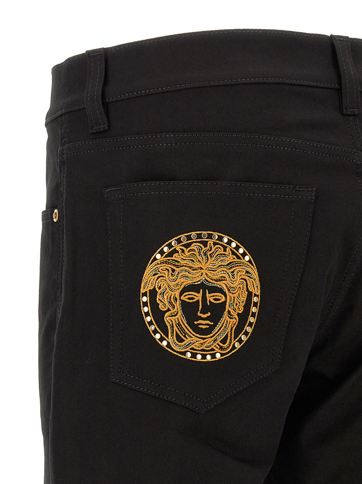 Versace Medusa Embroidery Jeans - Nero | 44a6feae2a339e280c1dc427d8275eb4de98c233