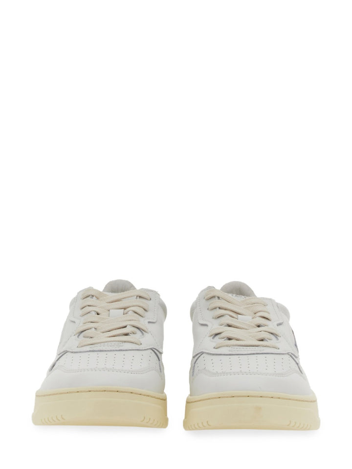 Autry Sneakers - White | 5c01ab89a2931284d3f872c43d9dd538eb559040