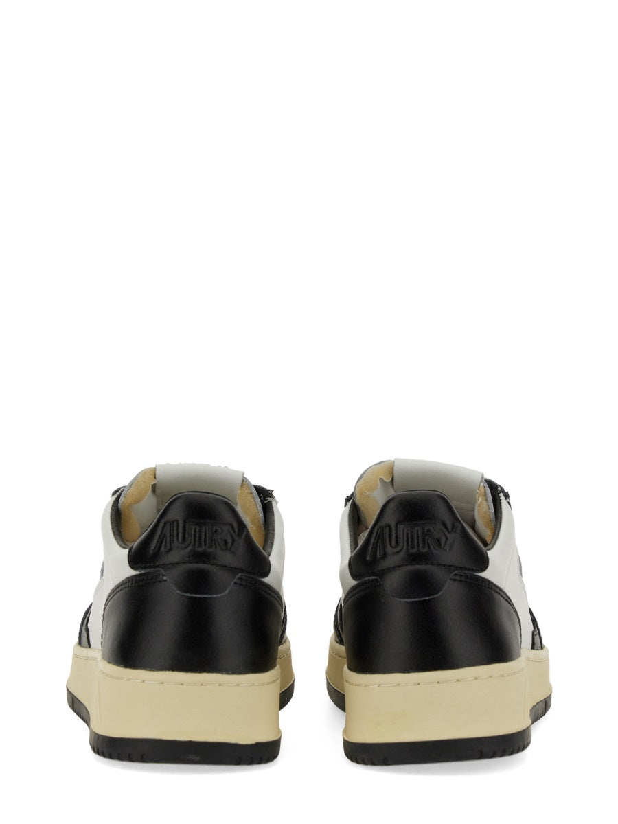 Autry Sneakers - Black | d65539fb2658cda64697f28923347bedd07c3d66