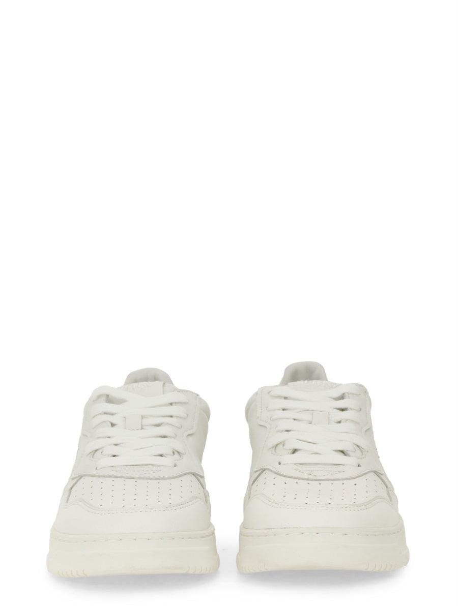 Autry Sneakers - White | cc820373a52bf7b76e8eaffe2580516bab31edcb