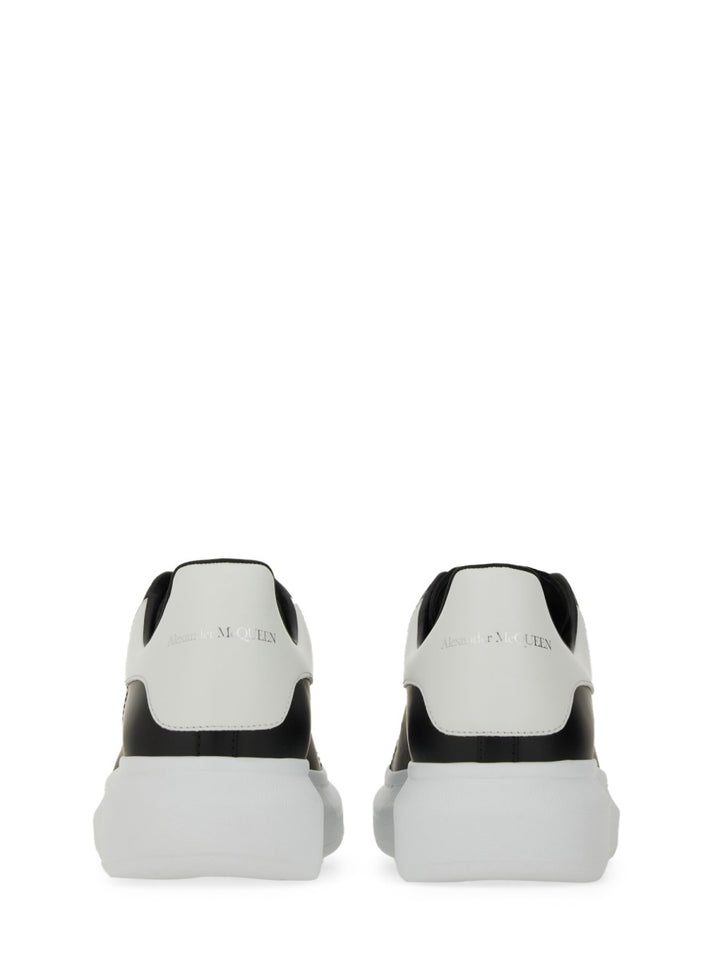 Alexander McQueen Sneakers - Nero | Wanan Luxury