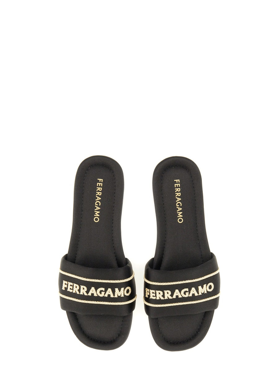 Ferragamo Sandali - Nero | Wanan Luxury