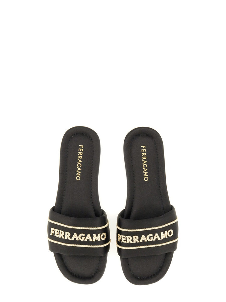 Ferragamo Sandali - Nero | Wanan Luxury