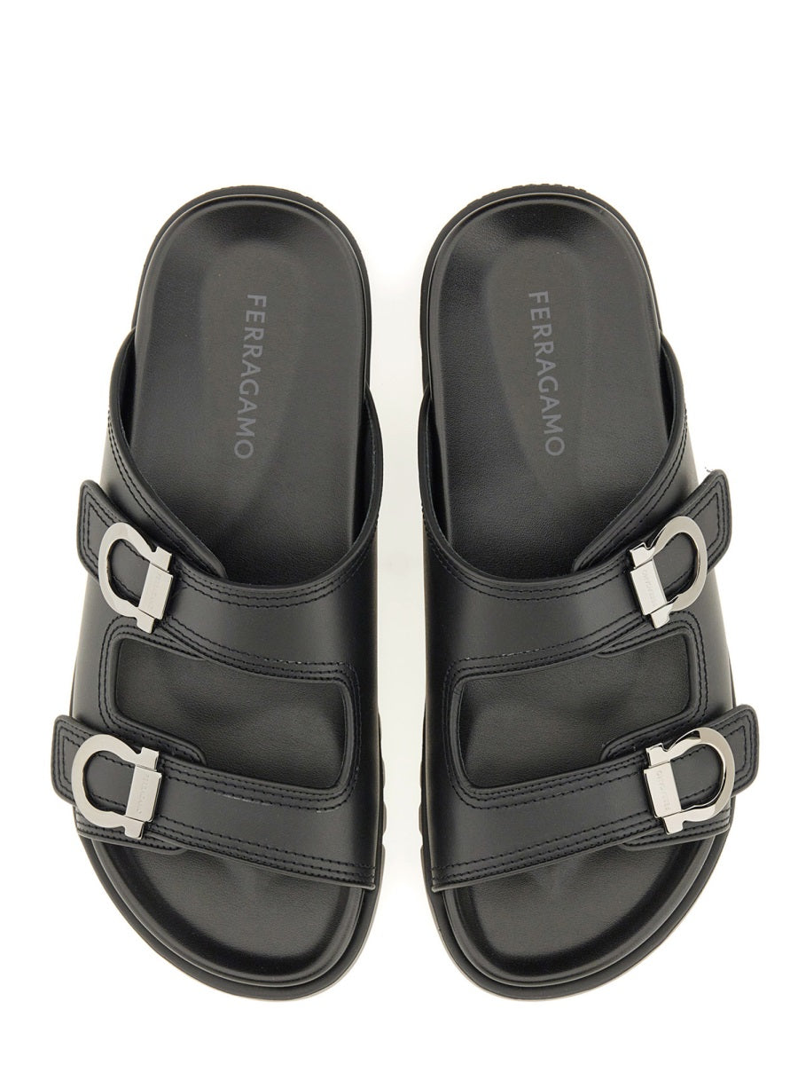 Ferragamo Sandali - Nero | Wanan Luxury