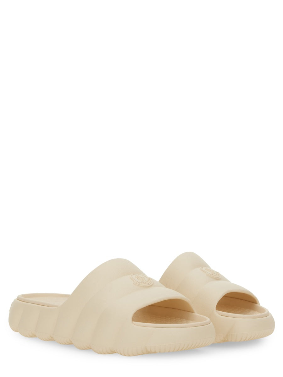 Moncler Scarpe Basse - White | 4a7dc06f9bf2bef1b784eea3ab59eeb8c1a70817