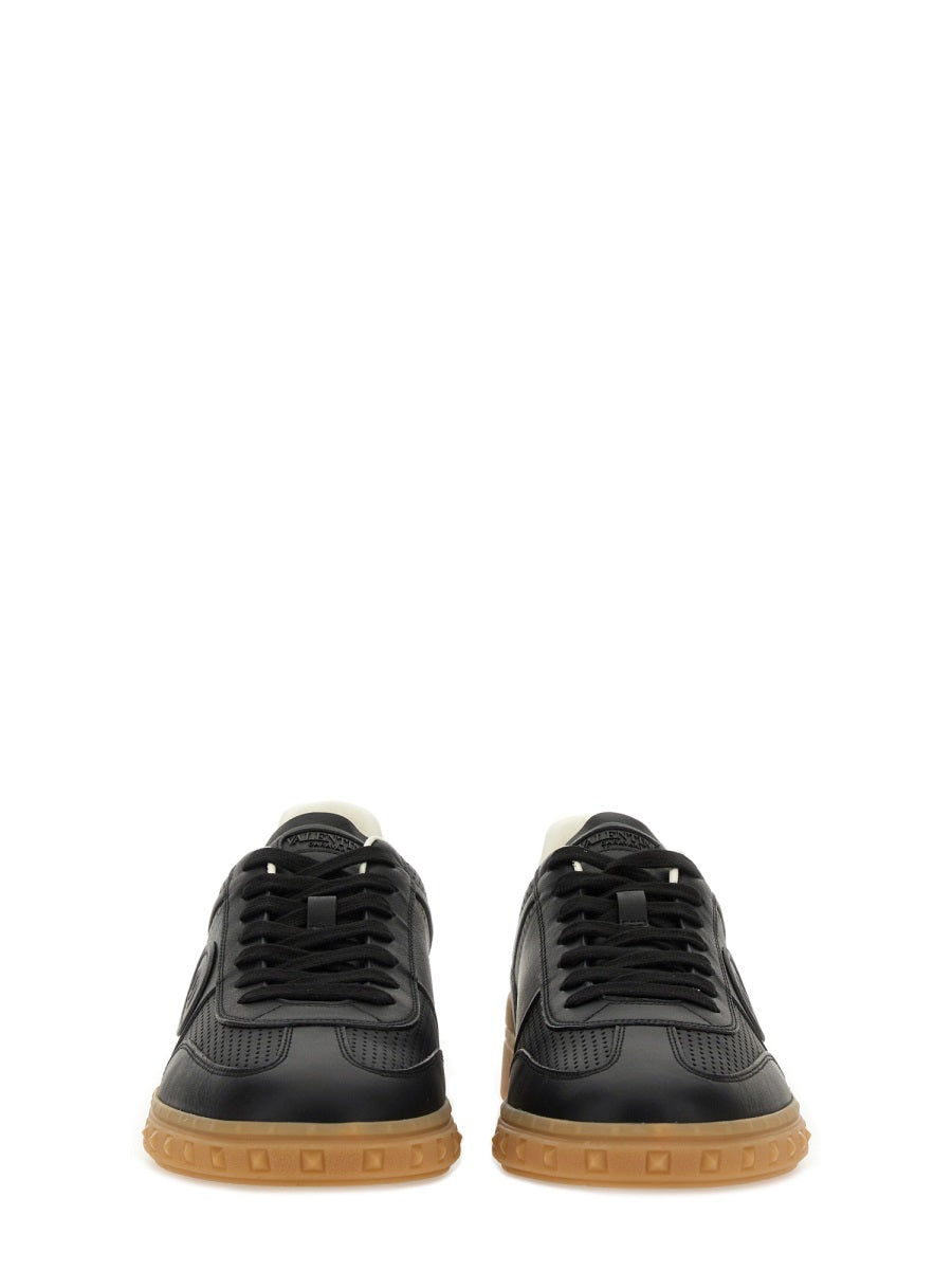 Valentino Garavani Sneakers - Nero | Wanan Luxury