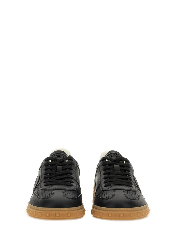 Valentino Garavani Sneakers - Nero | Wanan Luxury