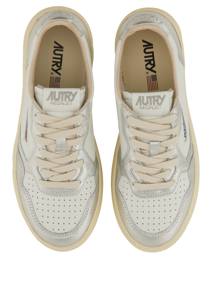 Autry Sneakers - Argento | Wanan Luxury