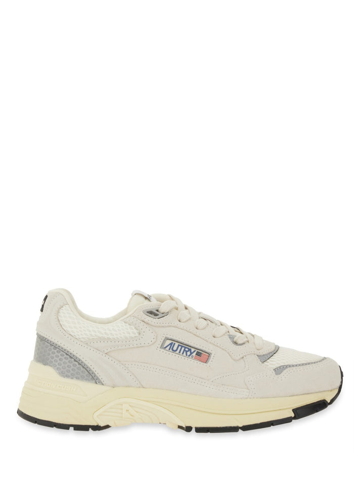 Autry Sneakers - Ivory | 56b4c7cfb48adc3e759428677f79a5fd148288d3