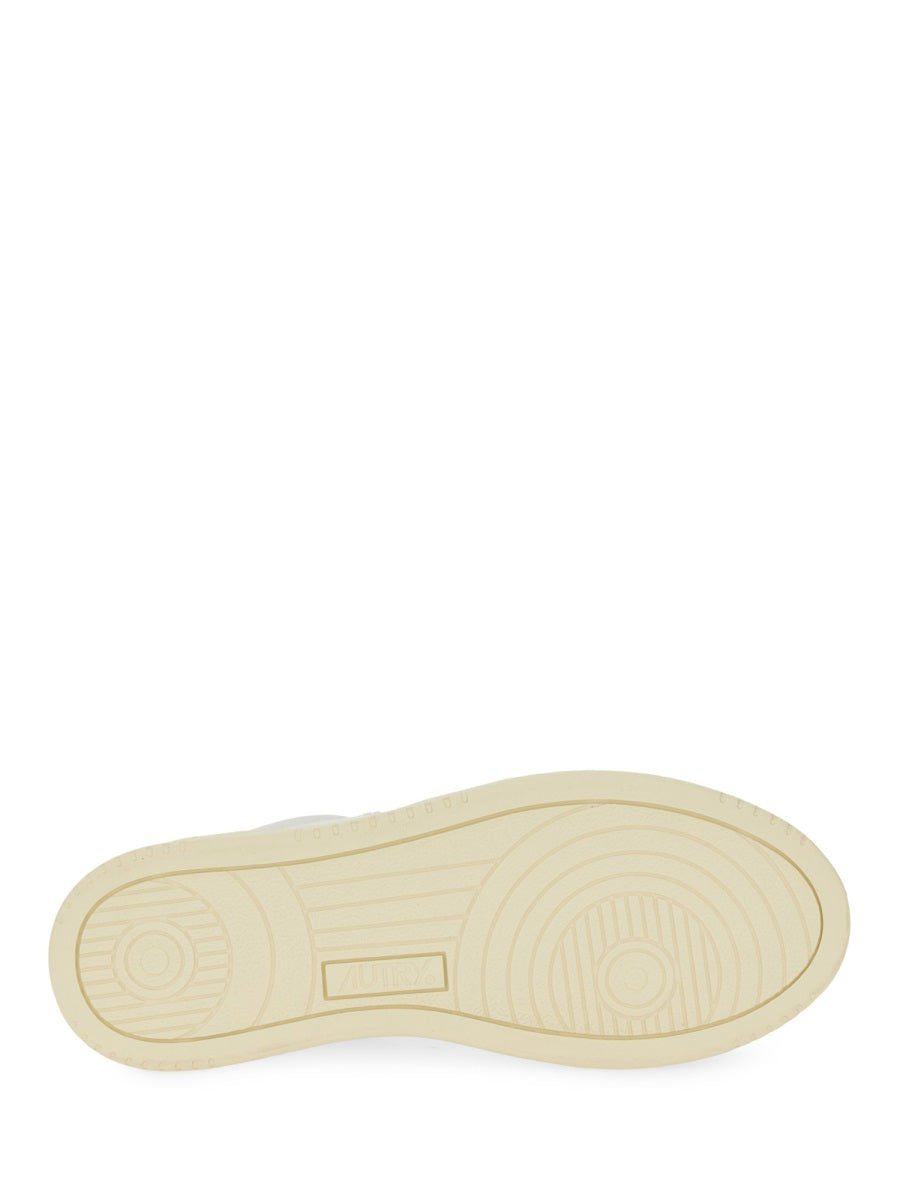 Autry Sneakers - White | 737c09f0ba066bb777462bae2d8ebb8e704bb450