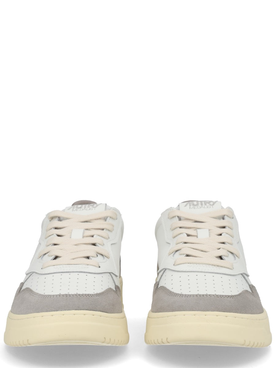 Autry Sneakers - White | 826515280eb8a6a69bb26718d80f7d4c06387901