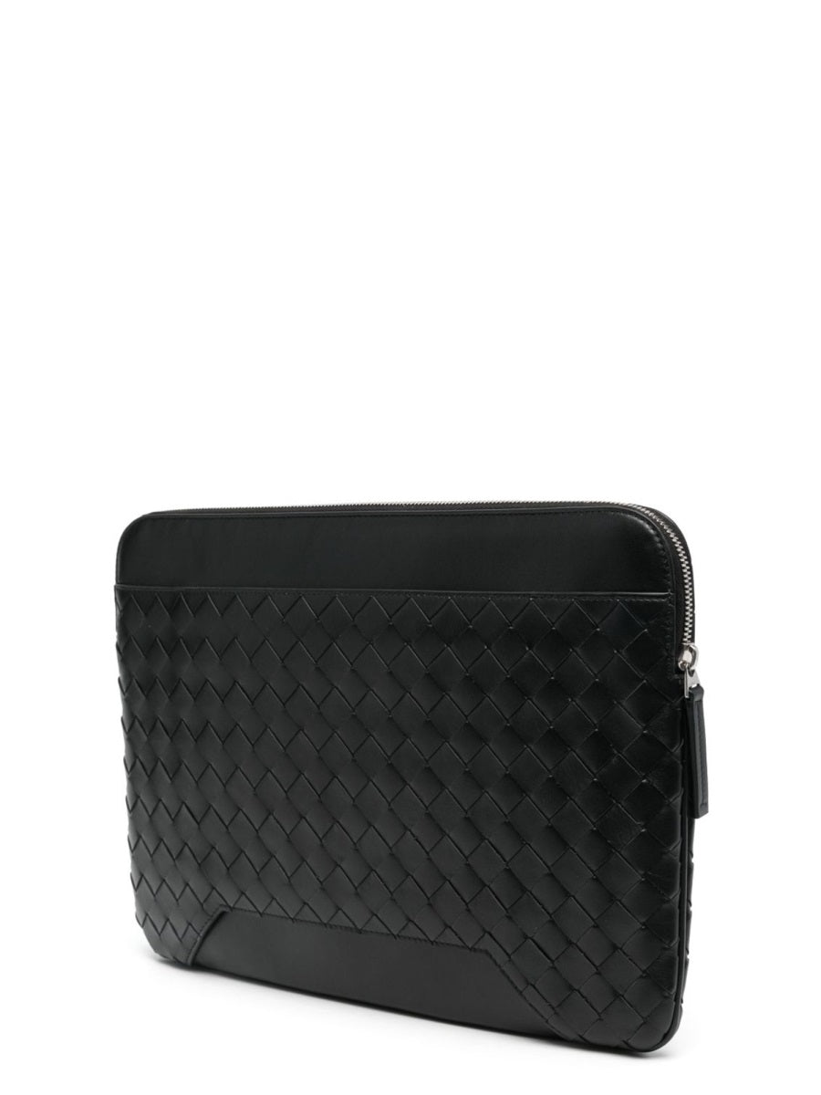 Bottega Veneta Pochette - Black | 1230c723f7f53fd9d16d9ab8f54054fb9b56fdb5